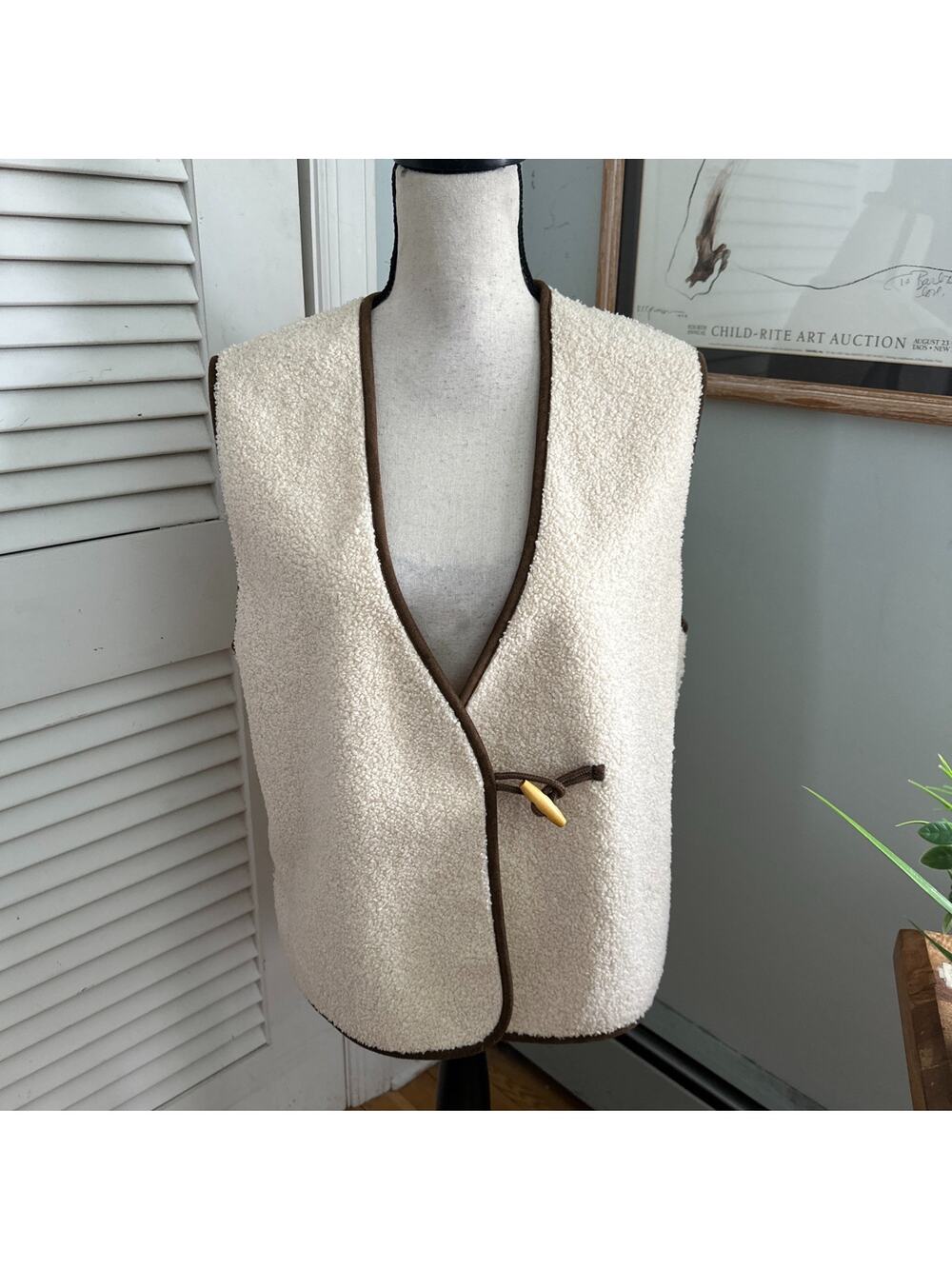 Bailey 44 Vest Womens Medium Cream Sherpa Boxy Toggle Granola Boho Festival Chic